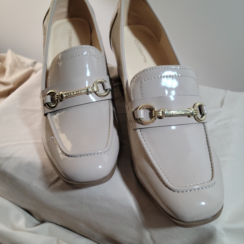 Women's shoes